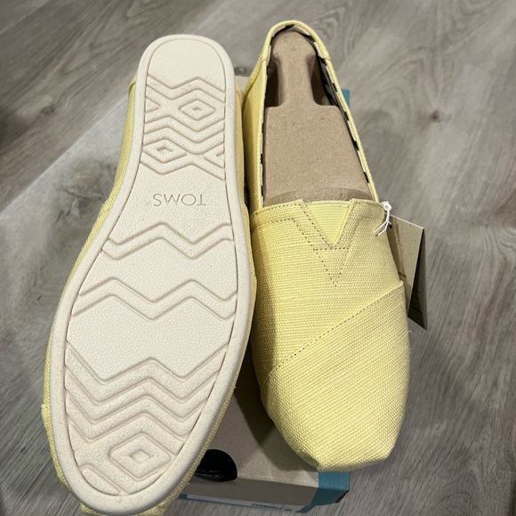 Toms Women's Banana Yellow Canvas Comfort Lightweight Alpargata heritage canvas - Picture 4 of 5